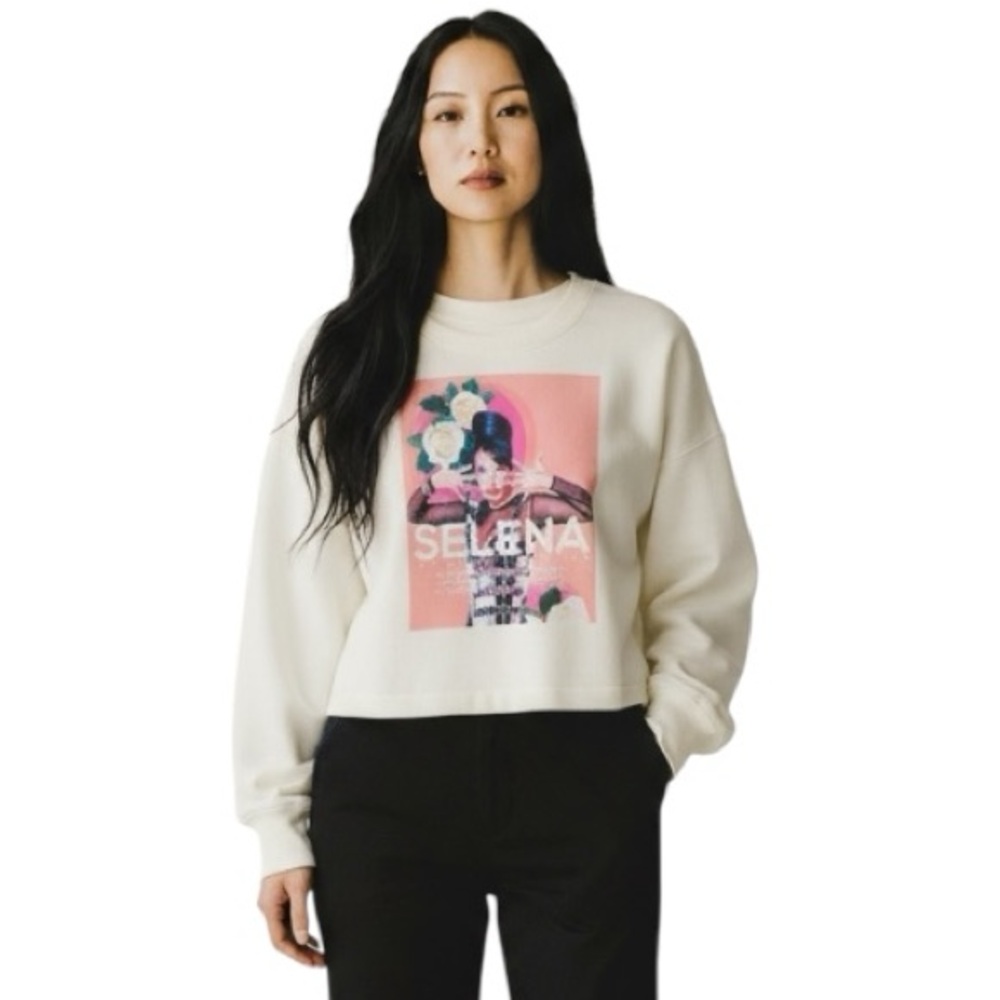 Old Navy Oversized Cropped Licensed Pop Culture Graphic Selena Ivory Sweatshirt